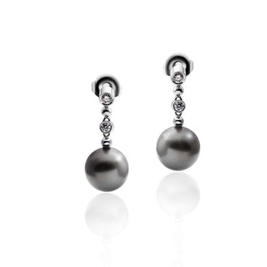 Black pearl earrings