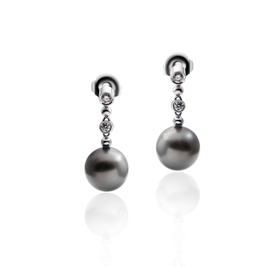Black pearl earrings