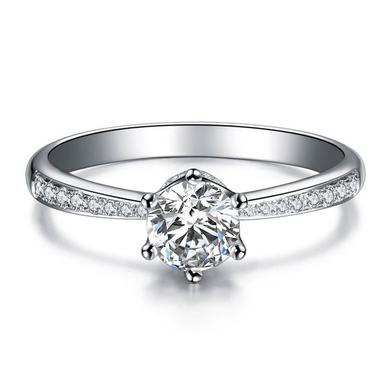 Bague avec diamant