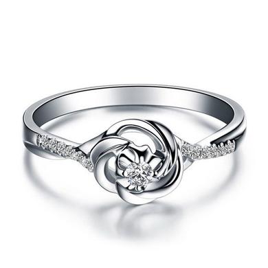 bague avec un noeud