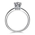 Bague avec diamant